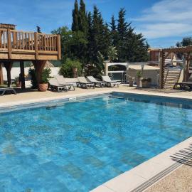 Camping les Acacias，位于弗雷瑞斯的酒店