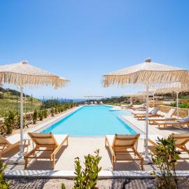 Ramnus Karpathos Suites，位于卡尔帕索斯的酒店