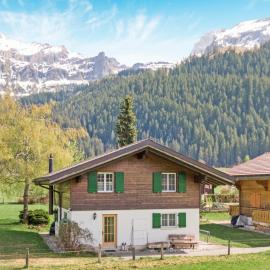 Sonniges Chalet mit fantastischem Bergblick，位于伦克的酒店