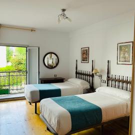 Hostal Pirineos Meliz，位于别尔萨的酒店