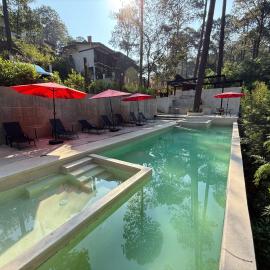 Encino House Hotel & Glamping Valle de Bravo，位于巴耶德布拉沃的酒店
