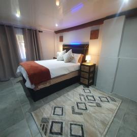 Blu light lodge，位于Randfontein的酒店