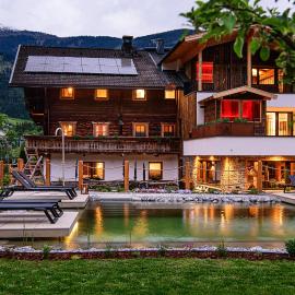 Zillertaler Hofchalets Schustererhof，位于斯图姆的酒店