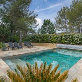 Haut de villa vue Sainte Victoire，位于鲁塞的酒店