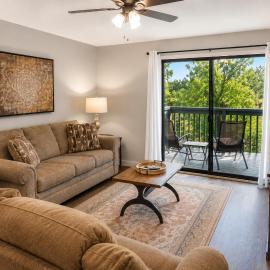 Ozark Mountain Retreat, Family Condo with Resort Amenities，位于布兰森的酒店