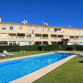 Nuevo Torrox Deluxe Beach & Piscina，位于托罗克斯的酒店