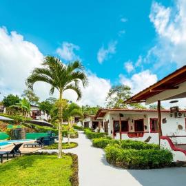Piedras Blancas Lodge，位于阿约拉港的酒店