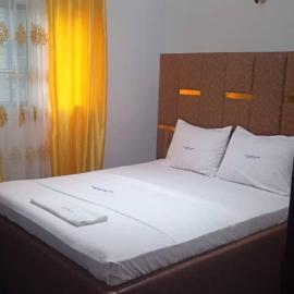 Sky Blue Guest House - Buea，位于Buea的酒店