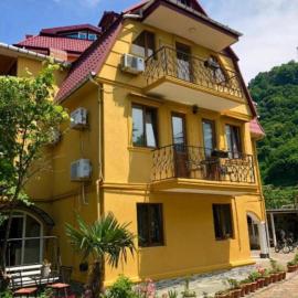 Deluxe Family Stay Near The Beach，位于卡瓦拉提的酒店