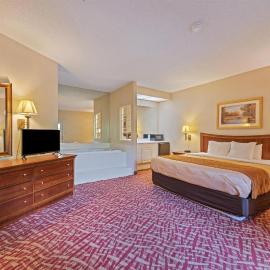 SureStay by Best Western Cherokee on the River,位于切罗基的酒店