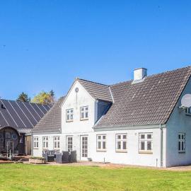 14 person holiday home in Ribe，位于里伯的酒店