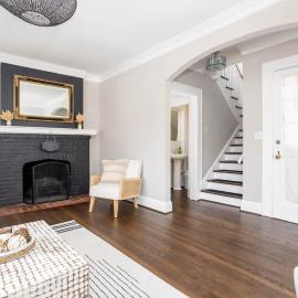 Emerywood Retreat - Chic Interiors in a Premier Neighborhood，位于海波因特的酒店