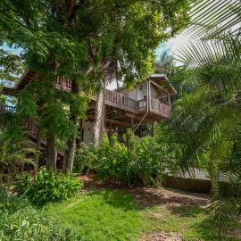 Esvedra Residence near West End & Beaches - Starlink，位于罗阿坦的酒店