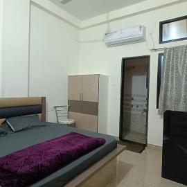 Hotel Deeksha，位于Mandlā的酒店