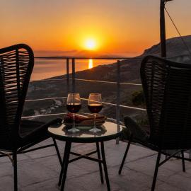 Tinian Sunset Suite，位于Istérnia的酒店