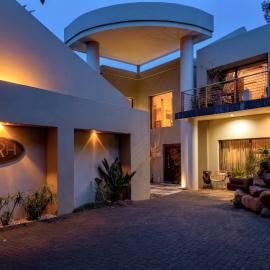 African Rock Hotel & Spa -"Relaxed Exclusivity"，位于肯普顿帕克的酒店