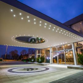 Hotel Crystal Light,位于尼什的酒店