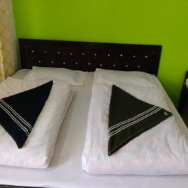 Vinod Tourist Lodge，位于Gupta Kāshi的酒店
