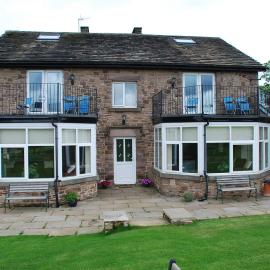 Shallcross Hall Cottages - Blackbrook，位于Taxal的酒店