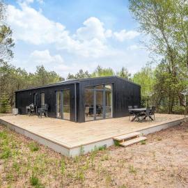 5 star holiday home in Fjerritslev，位于菲耶里茨莱乌的酒店