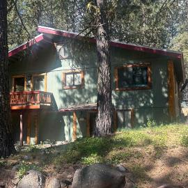 Moose Lodge 3 Level Sleeps 16 5 Min to Lake，位于McCall的酒店