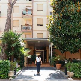 Hotel Aurora，位于伊拉克里亚马勒的酒店