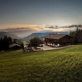 HOFERALPL hike-in-mountainhouse