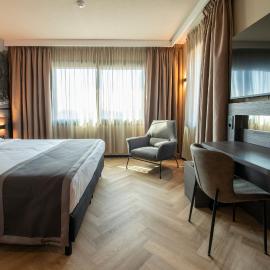 Bastion Hotel Vlaardingen，位于弗拉尔丁恩的酒店