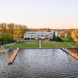 Navigator Hotel i Konferencje，位于兹邦申的酒店