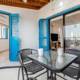 Beachside Hideaway Apartment, 200m to the Havana Beach，位于皮拉的酒店