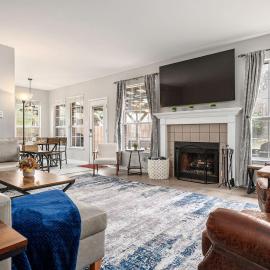 Spacious 4BR home Family Friends FIFA DFW - Keller，位于Keller的酒店