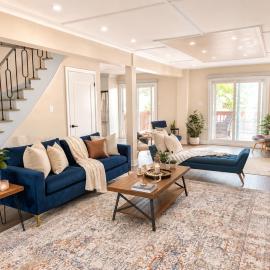 Lux 5BR Spacious Home Near Yonge St，位于纽马克特的酒店