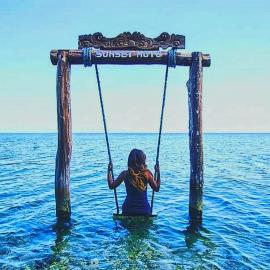 Sunset Moyo Bungalows，位于Moyo Island的酒店