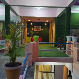 Hotel Shubh Yatra，位于Nandaprayāg的酒店