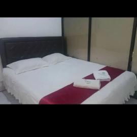 kiwi budget hotel