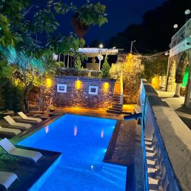 The Old Mill Hotel Lapta，位于凯里尼亚的酒店