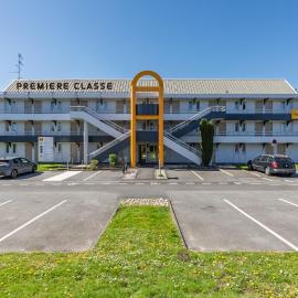 Premiere Classe Lille Nord Roncq，位于龙克的酒店