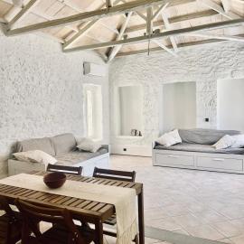 Anna home Elafonisos，位于艾拉方索斯的酒店