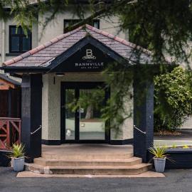 The Bannville Hotel，位于班布里奇的酒店