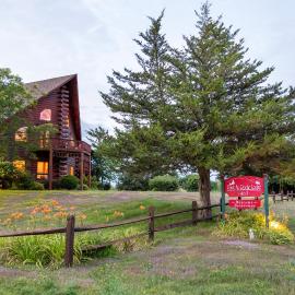 Point Au Roche Lodge，位于普拉茨堡的酒店