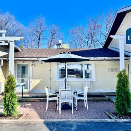 Auberge Eldo Inn,位于Blind River的酒店