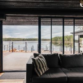 A small gem by the lake for two or for a family，位于佩洛的酒店