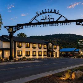 Majestic Canyon Lodge, a Dazzler Select by Wyndham，位于威廉姆斯的酒店