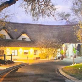 PILANESBERG NATIONAL PARK - KWA MARITANE BUSH LODGE, ADVENTURE by Day, TRANQUILITY at Night, PILANESBERG NATIONAL PARK and GAME RESERVE，位于太阳城的酒店