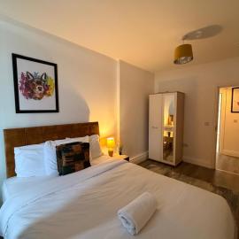 The Felix Apartments - 2 Bedrooms - WIFI - FREE Parking，位于弗特威克的酒店