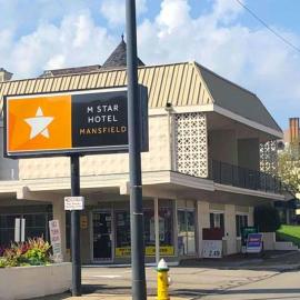 M Star Hotel Mansfield，位于曼斯费尔德的酒店