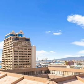 Executive Center 1604