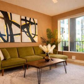 Sunny Getaway 10 Min to Disneyland with Pool & GYM，位于塔斯廷的酒店