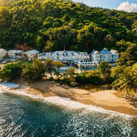Manta Lodge and Dive Centre，位于Speyside的酒店