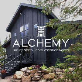 Ski, Golf, Trails, Winery, Lake View, Lutsen, Grand Marias - Sleeps 8，位于卢森的酒店